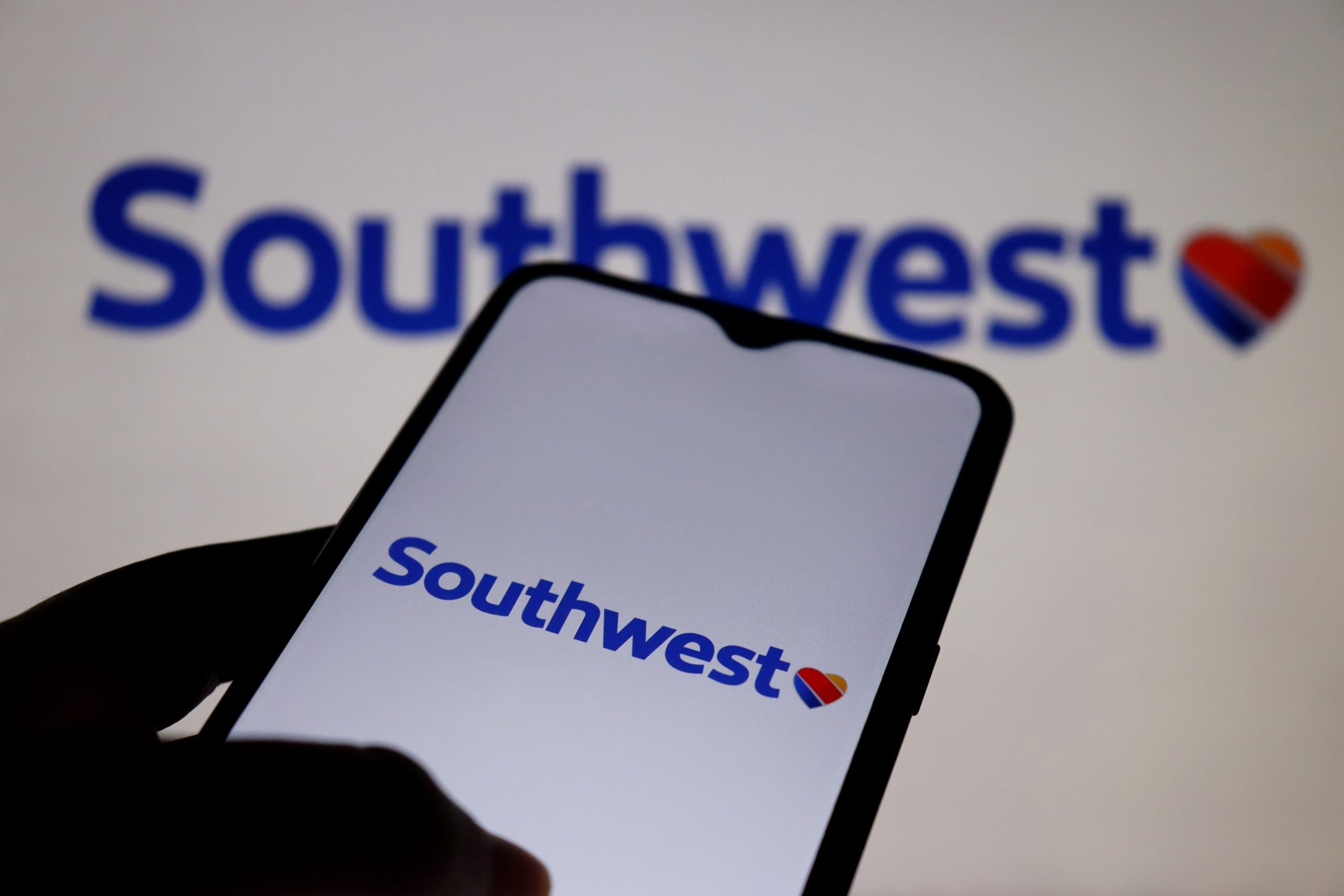 Logotipo de Southwest Airlines en la pantalla del smartphone